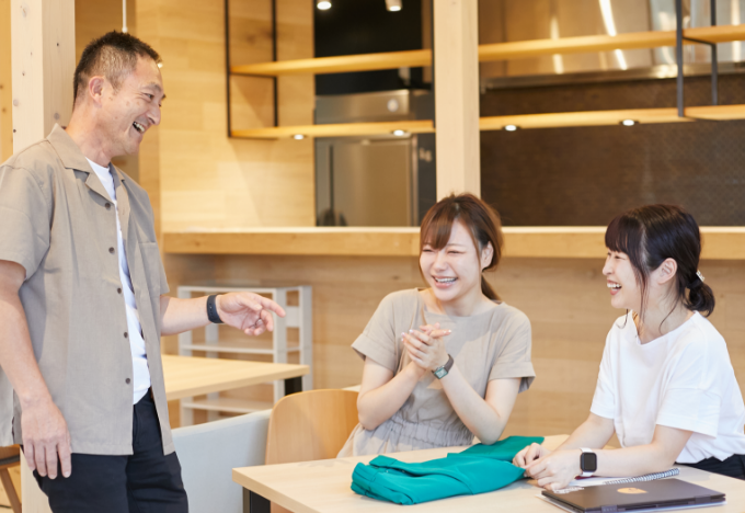 大丸開発　スタッフ　写真