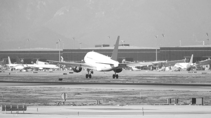 飛行機　離陸　写真　